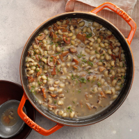 Black-Eyed Peas with Bacon Recipe: How to Make It image
