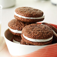 Cream-Filled Chocolate Cookies Recipe: How to Make It image