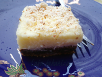 White chocolate squares Recipe by Kathairo - CookEatShare image