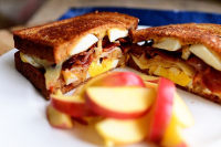 Ultimate Grilled Cheese Sandwich - The Pioneer Woman image
