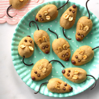 Peanut Butter Christmas Mice Recipe: How to Make It image