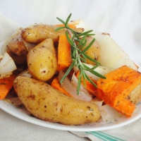 Bilo Walter's Easy Herb Potatoes Recipe | Allrecipes image