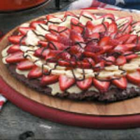 Banana-Berry Brownie Pizza Recipe: How to Make It image