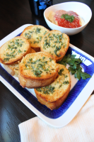HOW TO MAKE GARLIC BREAD WITH BUTTER AND GARLIC POWDER RECIPES