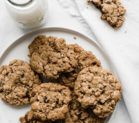Chewy Oatmeal Raisin Cookies | Foodtalk image