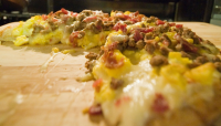 WHAT SAUCE GOES ON BREAKFAST PIZZA RECIPES