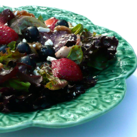 GREEN SALAD WITH STRAWBERRIES AND BLUEBERRIES RECIPES