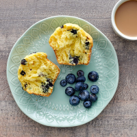 Blueberry-corn muffins | Recipes | WW USA image