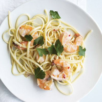 Linguine with Shrimp and White Wine Recipe image