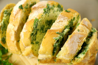 The Pioneer Woman’s Roasted Garlic Pull-Apart Cheese Bread ... image