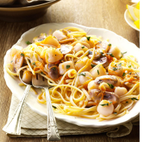 Scallops with Linguine Recipe: How to Make It image