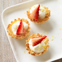 Mini strawberry-lemon cheesecake tarts | Recipes | WW USA image