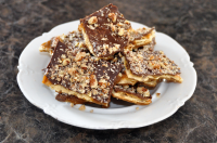 CHRISTMAS CRACK TOFFEE WITH PRETZELS RECIPES