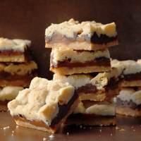 SALTED CARAMEL AND CHOCOLATE PECAN PIE BARS RECIPES