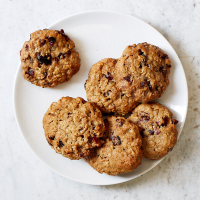 Cranberry-ginger oatmeal cookies | Recipes | WW USA image