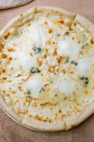 Garlic White Pizza Sauce --- under 10 minutes and oh so ... image