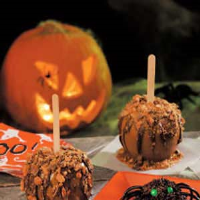 Halloween Caramel Apples Recipe: How to Make It image
