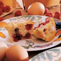 Easy Raspberry Muffins Recipe: How to Make It image