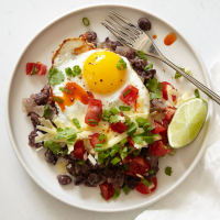 Southwest-inspired black beans and eggs | Recipes | WW USA image
