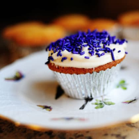 Pioneer Woman Vanilla Cupcake Recipe - Food Fanatic image