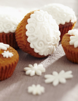 Small Cakes Topped with Fondant recipe | Eat Smarter USA image