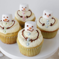 Snowman Cupcakes Recipe - cookist.com image