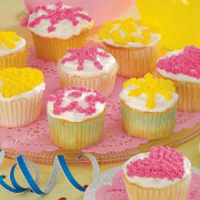 Cupcakes with Whipped Cream Frosting Recipe: How to Make It image