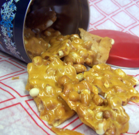 Ann's Crunchy Peanut Brittle Recipe - Food.com image