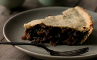 Tourtière (French Canadian Savory Pie) [Vegan] - One Green ... image