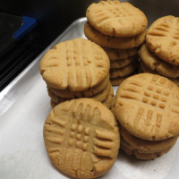 WHY DO YOU PUT FORK MARKS ON PEANUT BUTTER COOKIES RECIPES