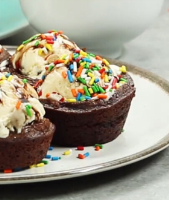 Dreyer's™ Super Sundae Brownie Bowls | Recipes - Ice Cream image