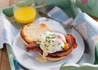 Poached egg breakfast muffin | Sainsbury's Recipes image