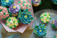 Flower Cupcake Recipe – Swans Down® Cake Flour image