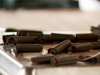 HOW TO MAKE LARGE CHOCOLATE CURLS RECIPES