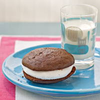 Chocolate sandwich Cookies & Marshmallow Cream Filling Recipe image