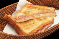 HOW TO MAKE A HAM AND CHEESE SANDWICH STEP BY STEP RECIPES