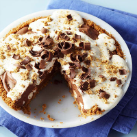 S'more Pie a la Marshmallow Crème | Midwest Living image