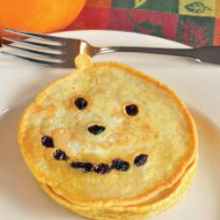 MedlinePlus: Jack-O-Lanterns (Pumpkin Pancakes) image