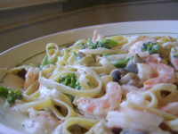 Shrimp and Veggie Fettuccini Alfredo Recipe - Food.com image