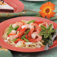 Shrimp 'n' Veggie Alfredo Recipe: How to Make It image