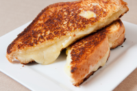 Spicy Sharp Cheddar Grilled Cheese Recipe by Zareen Syed image