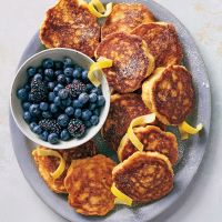 Fluffy lemon-ricotta pancakes | Recipes | WW USA image