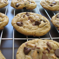 TOFFEE AND CHOCOLATE CHIP COOKIES RECIPES