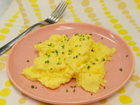 FLUFFY SCRAMBLED EGGS WITH SOUR CREAM RECIPES