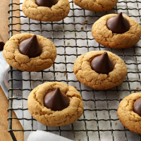 Gluten-Free Peanut Butter Kiss Cookies Recipe: How to Make It image
