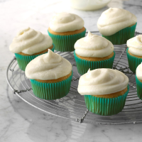 Easy Vanilla Buttercream Frosting Recipe: How to Make It image