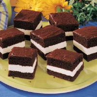 Chocolate Creme Cakes Recipe: How to Make It image