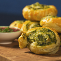 Spinach and Cream Cheese Swirls | So Delicious image