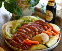 WHO HAS CORNED BEEF AND CABBAGE TODAY RECIPES