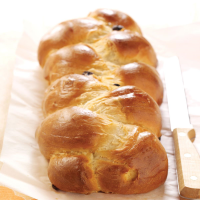 Sweet and Golden Easter Bread Recipe: How to Make It image
